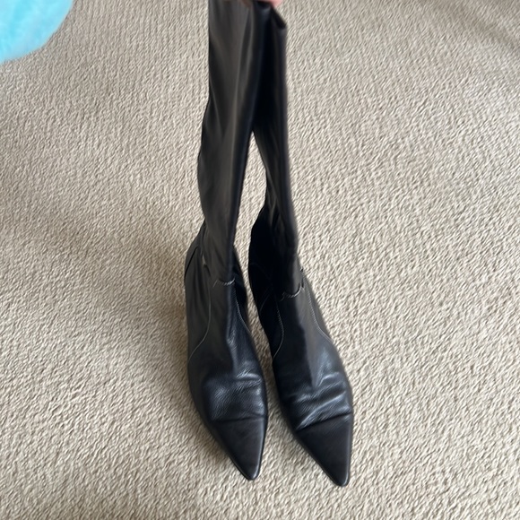 Black leather boots. Size 7 1/2 . Lots of life left in them. - Picture 5 of 8